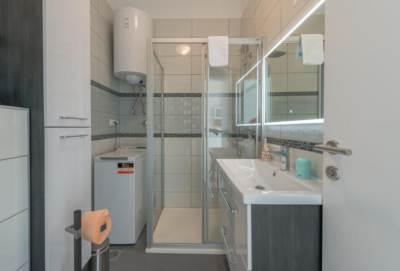 Windrose Apartments วีร์ ภายนอก รูปภาพ