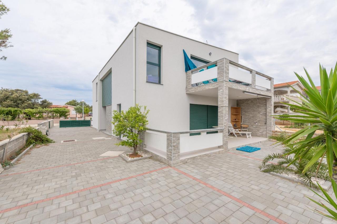 Windrose Apartments วีร์ ภายนอก รูปภาพ