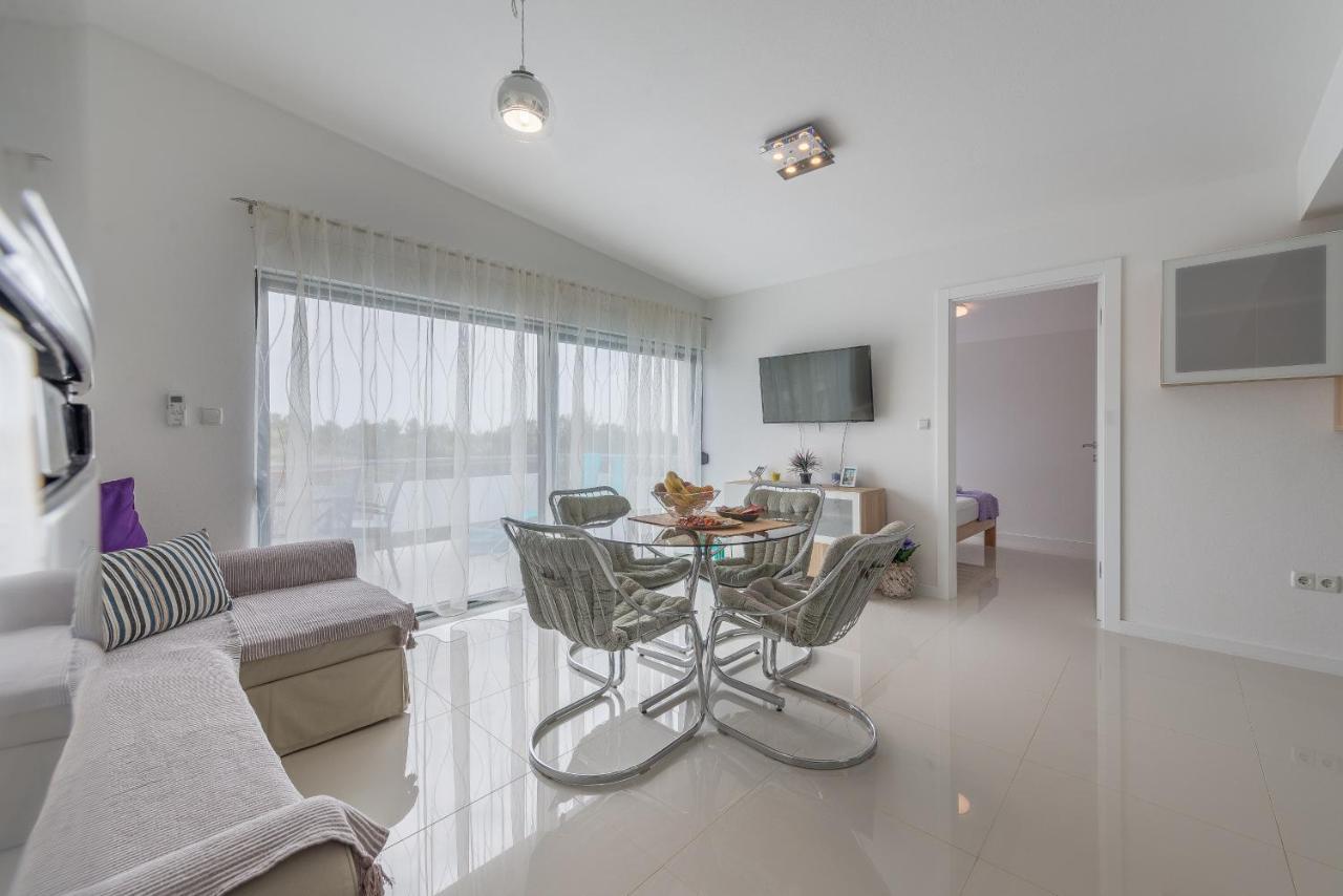 Windrose Apartments วีร์ ภายนอก รูปภาพ