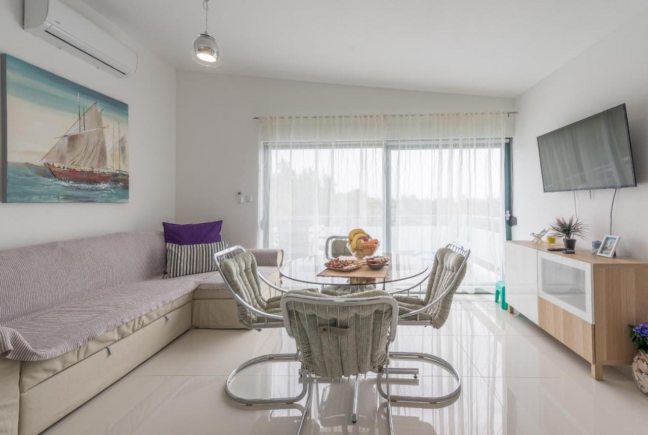 Windrose Apartments วีร์ ภายนอก รูปภาพ