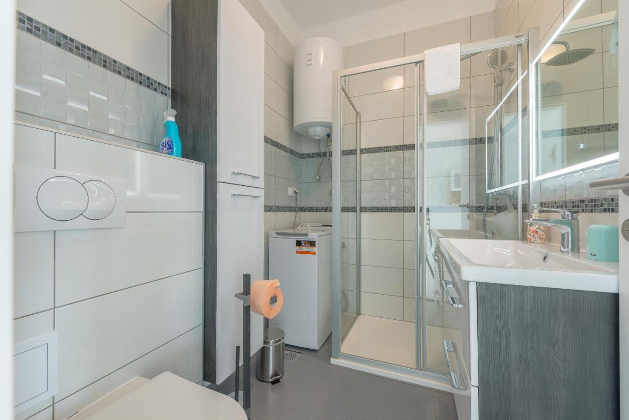 Windrose Apartments วีร์ ภายนอก รูปภาพ