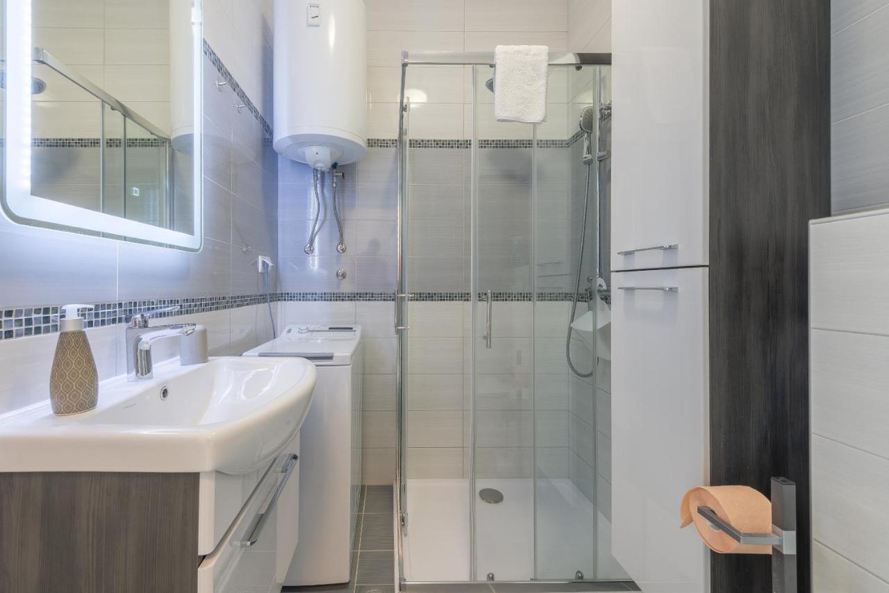Windrose Apartments วีร์ ภายนอก รูปภาพ